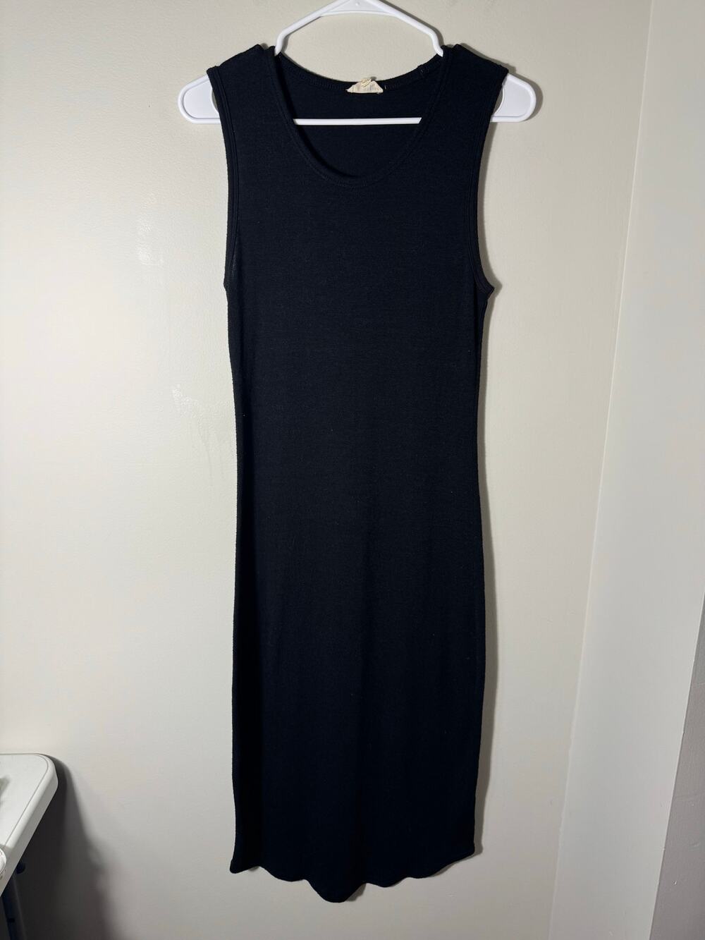 Aritzia Wilfred Free Bruni Black Midi Dress Sleeveless Size M